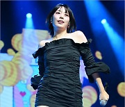 [MD포토] QWER 시연 '무대를 즐기며'