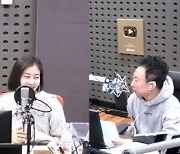 빽가 “강재준에 캠핑 레슨, 6900원 침낭 산다 해 정신차리라고”(라디오쇼)