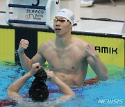 남자 접영 100m 한국신기록 세운 양재훈