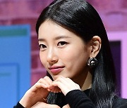 수지 “설렘 유발 ‘이두나!’, 더 나이 들기 전에 가장 예쁘게”