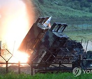 우크라, '美 제공' 에이태큼스 20발로 점령지 러 공군기지 쐈다