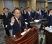 [국감]증인선서하는 추경호 경제부총리