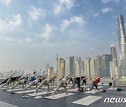 브랜드엑스코퍼레이션 젝시믹스, 상해 와이탄 요가 클래스 진행