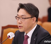 [국감]질의에 답하는 김진욱 공수처장