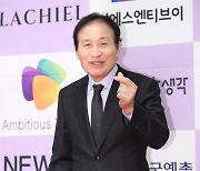 안성기, 국민배우의 따뜻한 하트