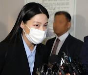 '입시 비리' 재판 앞둔 조민…"혐의 인정하나 공소권 남용"