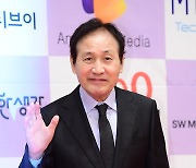 안성기 ‘건강 되찾고 시상식 나들이’ [MK포토]