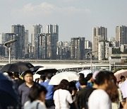 3분기 선방한 中, '연 5% 성장' 가능성↑…"부동산이 여전히 골치"