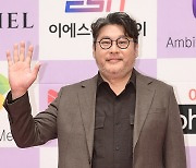 [TD포토] 최무성 '듬직한 손인사'