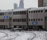 美 시카고에 '배터리 구동 통근 열차' 달린다…"배기가스 제로"