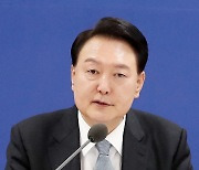 필수의료혁신 전략회의 발언하는 윤석열 대통령