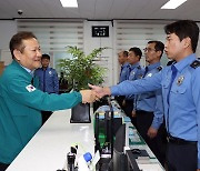 울릉파출소 찾은 이상민 장관