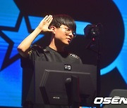 ‘기사회생’ KT, LCK 멸망전 승리..DK, BDS와 끝장 승부 [롤드컵]