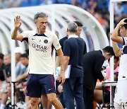 PSG 사령탑 "이강인은 자신의 능력 증명한 폭발적인 선수"