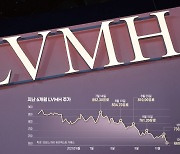 잔치 끝난 명품시장… LVMH 주가는 추락 중