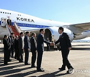 윤석열 대통령, 김기현 대표와 인사