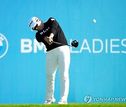 LPGA 투어 BMW 챔피언십 3R, 티샷 치는 신지애