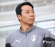 [K리그1 리뷰] 리그 종료까지 4경기, 수원 최하위 탈출 실패했다...제주에 2-0 패