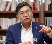 김윤 교수 “의대 증원 시작으로 비합리적 의료시스템 개선해야”