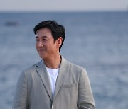 '대마투약' 이선균 입건…20대 유흥업소 실장 자택서 대마(종합2보)