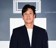 '마약 의혹' 이선균, 피의자 입건…유흥업소 20대 여종업원은 구속