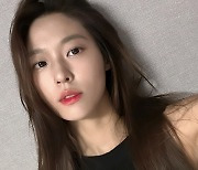 설현 "난 여름이 좋은데"…여름에 더 빛난 물오른 미모+10등신 몸매