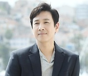 이선균 "마약 의혹 재벌가 3세 전혀 모르는 사이..아내 건물 매각도 관련 無"