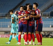 ‘창단 최다득점’ 김천, 안산 꺾고 7-3 대승...4연승 달성하며 선두와 2점 차