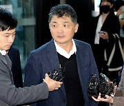 카카오 김범수, 금감원 출석해 조사 받아…대기업 총수 최초