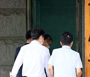 감사원, 홍남기 소환조사…"文정부, 국가채무비율 축소 의혹"