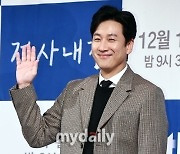 '마약의혹' 이선균 '노 웨이 아웃' 하차 뜻 밝혀, "촬영은 예정대로 진행중"[공식입장]