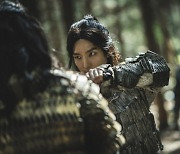 '아라문의 검'이준기, ‘1인 2역’ 대활약…궁극의 지도자 ‘은섬’&아픈 손가락 ‘사야’