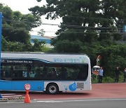 제주, 그린수소 버스 정식운행 시작…전국 첫 사례