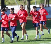 북한·중국 이길 방법 찾았나…담금질 끝낸 여자축구, 중국으로 출국