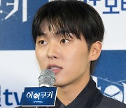 연신 고개 숙인 최현욱"사생활-배역 이질감? 연구 많이 했다" [SE★현장]