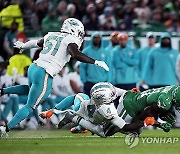 Dolphins Eagles Football