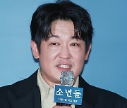 허성태, 수줍은 인사