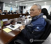 게임업계 현장간담회 참석한 유인촌 장관