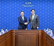 외교1차관, 베트남 중앙경제위원장 면담…"기업활동지원 노력"