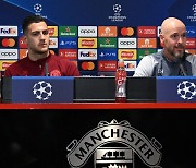 ‘UCL 2패’ 맨유, 반전이 필요하다...FC코펜하겐 상대 첫승 도전, 텐 하흐 “레전드 보비 찰튼한테 큰 영감”