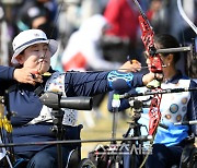 [포토] 활 시위 당기는 장경숙