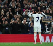 Son Heung-min leads Tottenham back to top of table with 2-0 win over Fulham