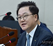 [머니S포토] 산은 강석훈 "아시아나 화물사업부 매각, 배임 가능성 낮다"