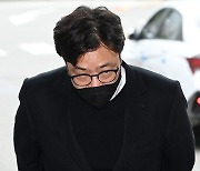 더기버스 안성일 대표 '묵묵부답 피의자 조사 출석'[포토]