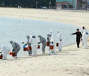 배 연료유 유출 땐 이렇게…영덕군·울진해경 합동 방제 훈련