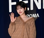 [TEN포토] 안유진 '쇄골미인'