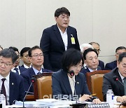 [포토]국정감사 출석한 탕후루 프랜차이즈 공동대표