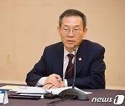 이종호 장관, 유망 분야 젊은 과학자 만나 "인재 성장 지원 강화하겠다"