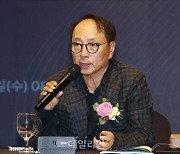 데일리안 폴리비전포럼 주제토론 진행하는 김형준 배재대 석좌교수