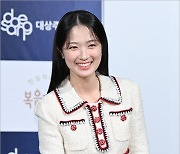 [MD포토] 김혜윤 '핸드프린팅도 예쁘게'